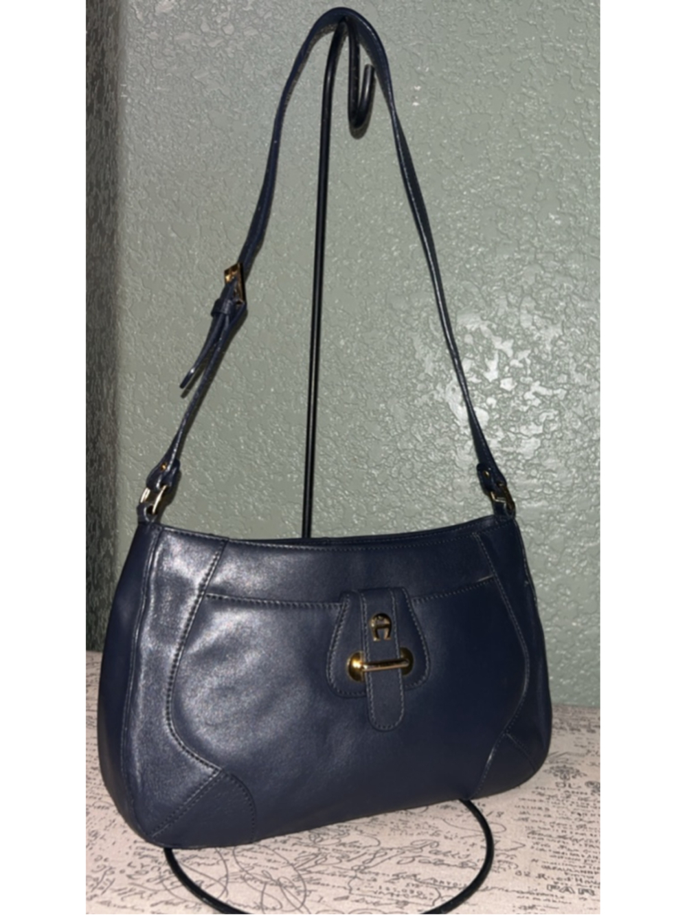 Women's Aigner blue Leather Shoulder Bag One Size Gold Hardware